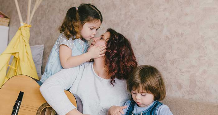 Música en Familia. Un adulto e hij@s (de 2 a 5 años)